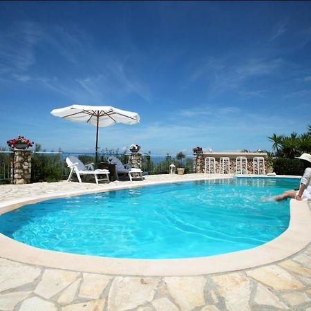 Villa Elenia Tsoukaládhes Værelse billede